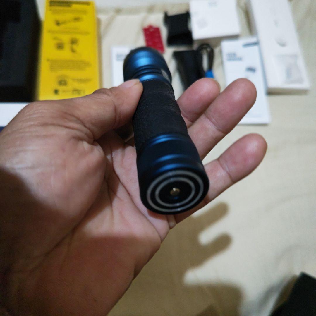 Olight Seeker 4 爆光 懐中電灯 4600ルーメン