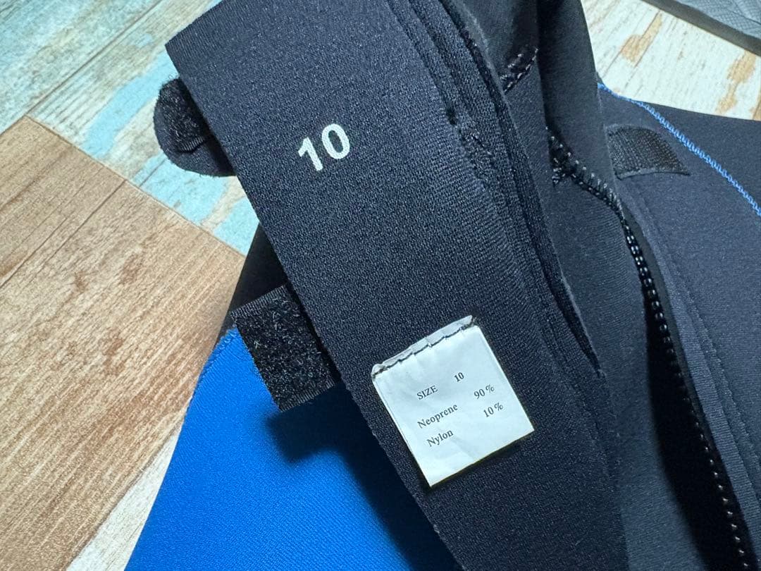 Z-Kids☆新品ウエットスーツ（10号）参考数値 身長137cm体重33.1g