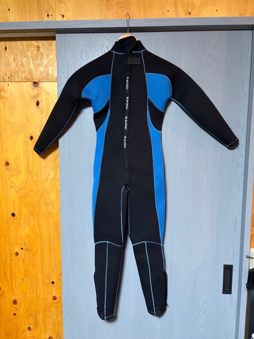 Z-Kids☆新品ウエットスーツ（10号）参考数値 身長137cm体重33.1g