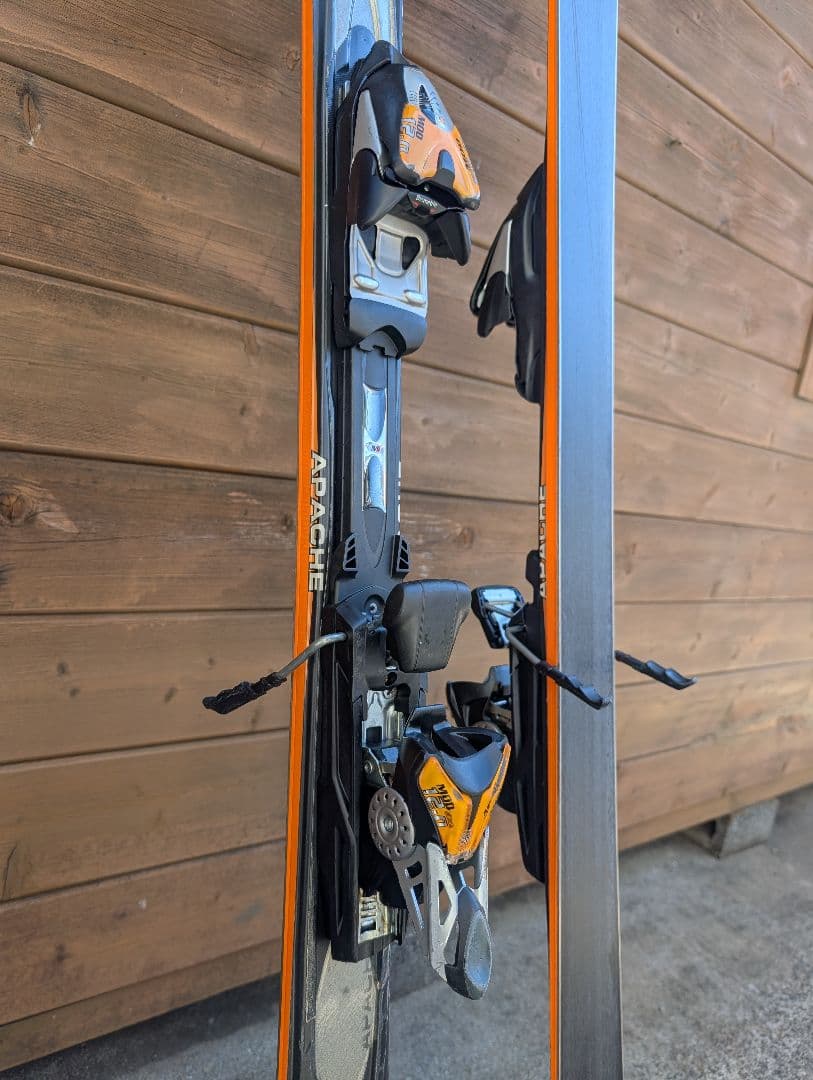 k2スキー（モデル;apeche）