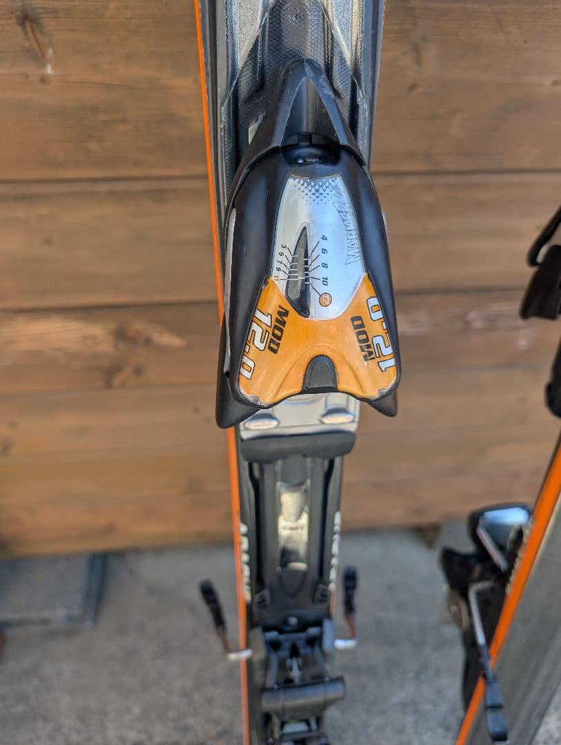 k2スキー（モデル;apeche）