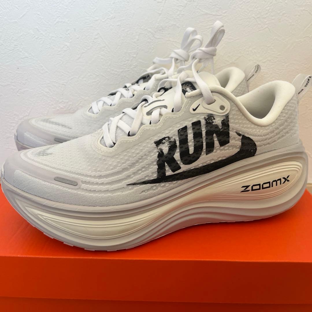 ナイキ ボメロプラス RUN 26.5cm