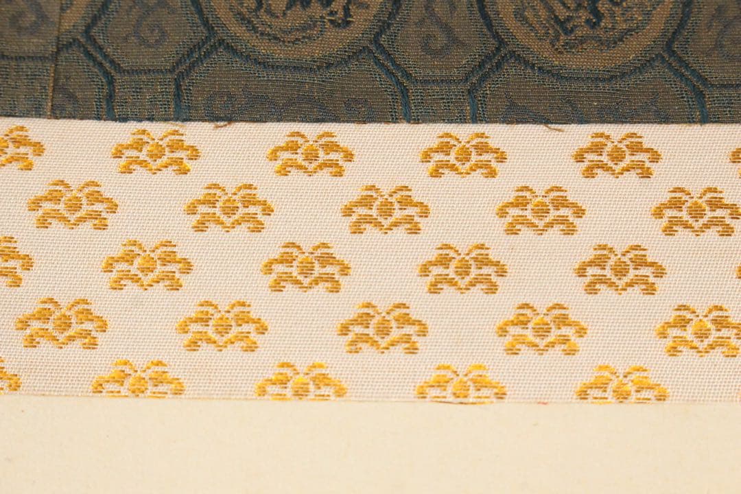 No5901 掛軸　在印　七宝山大僧正覚心　二字書　紙本　共箱　古筆　送料無料