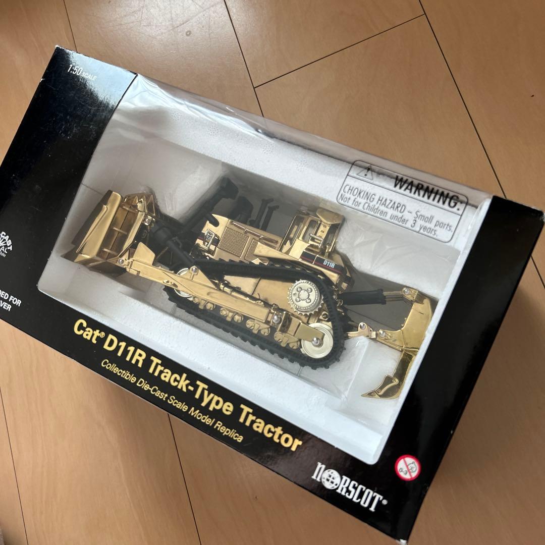 【即購入ok!!】 CAT D11R トラクター 75周年記念ゴールドモデル