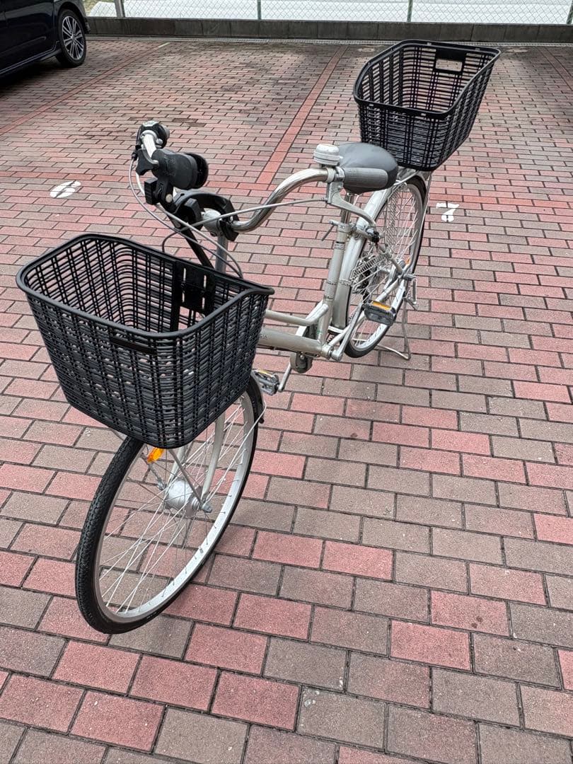 つー(在庫確認、)さん専用 前後籠付きAR変速付きシルバー 軽快車(26㌅)