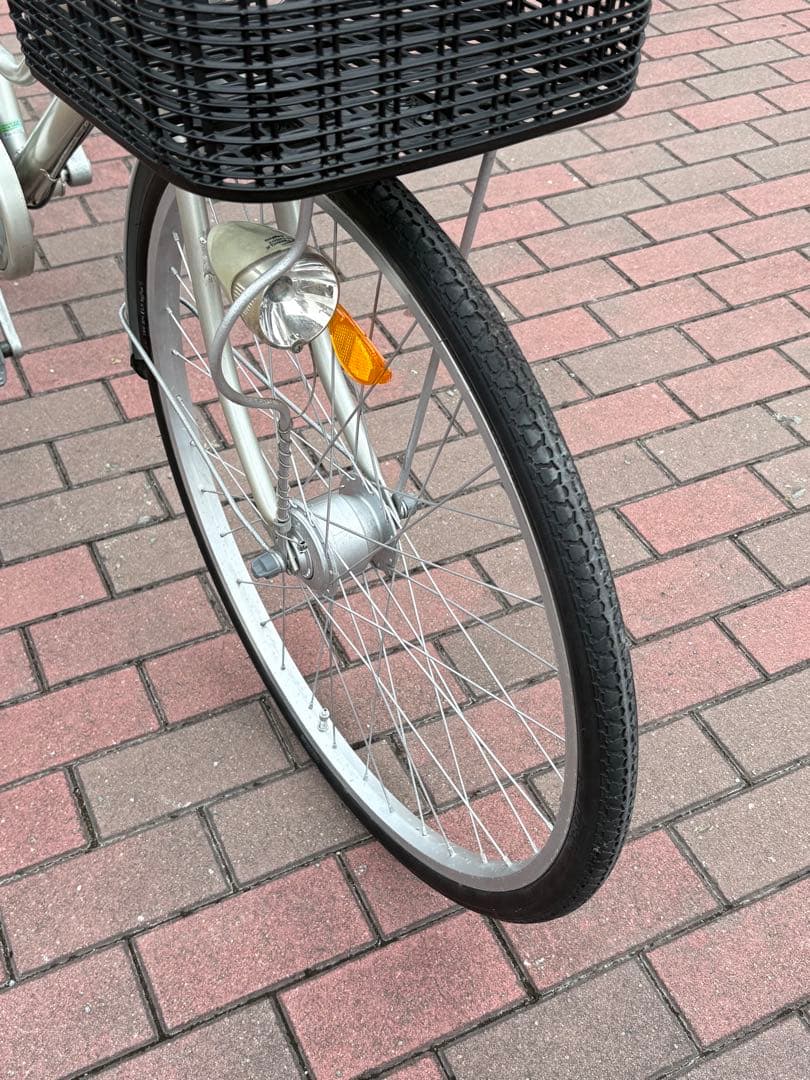 つー(在庫確認、)さん専用 前後籠付きAR変速付きシルバー 軽快車(26㌅)