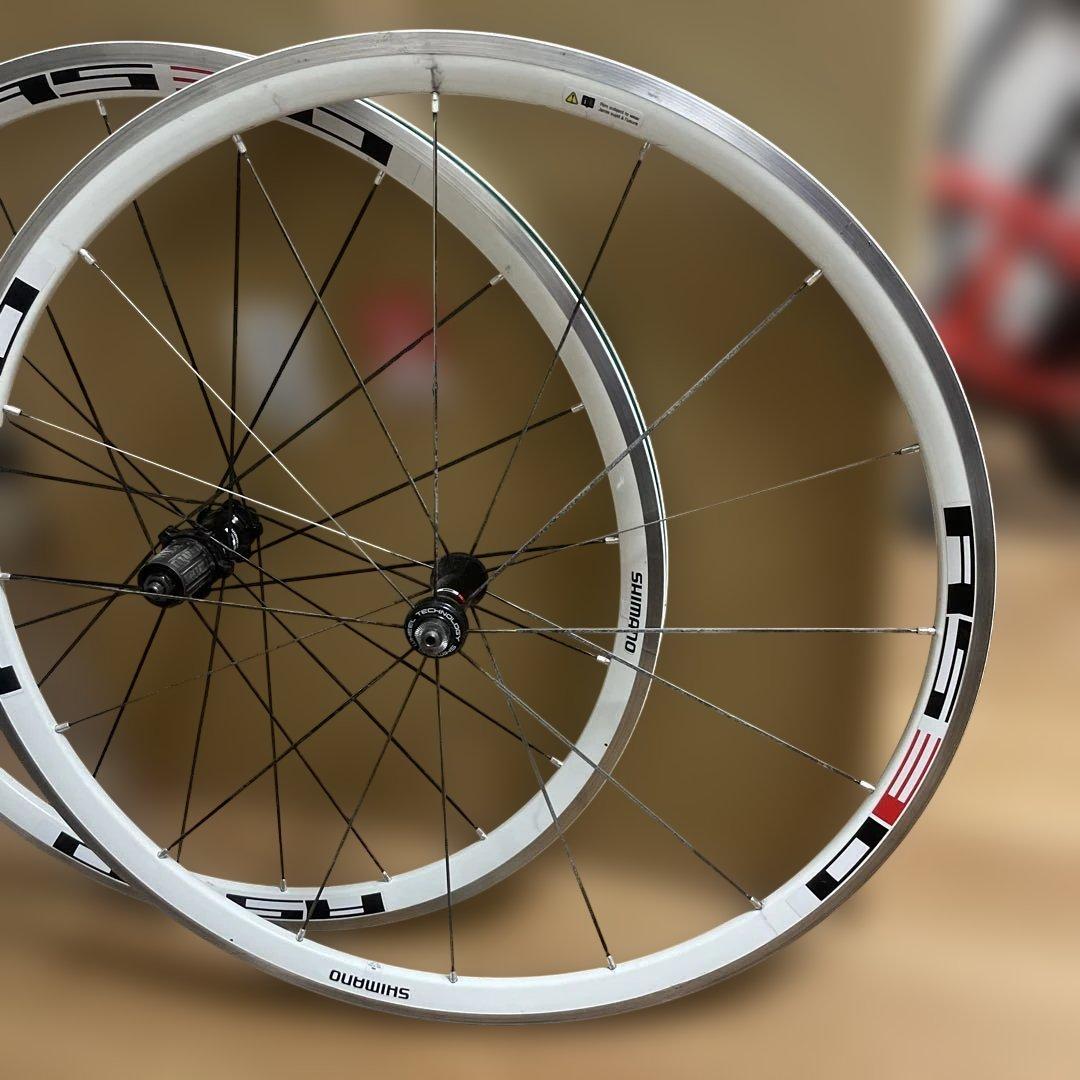 Shimano 完組ホイール シルバー/ブラック/レッド