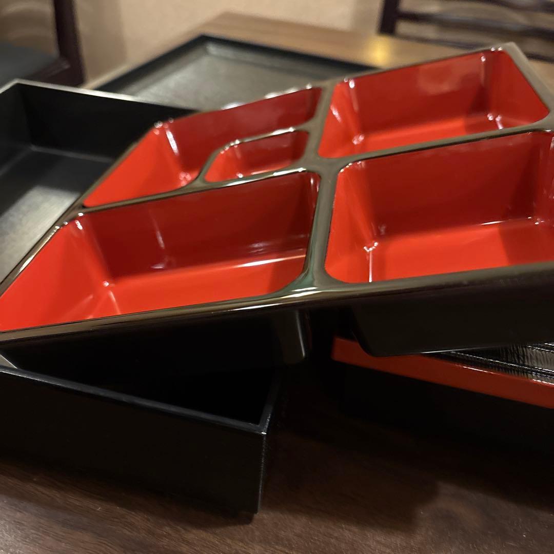 松花堂 弁当箱 黒中赤 10個 （約100セット有り）