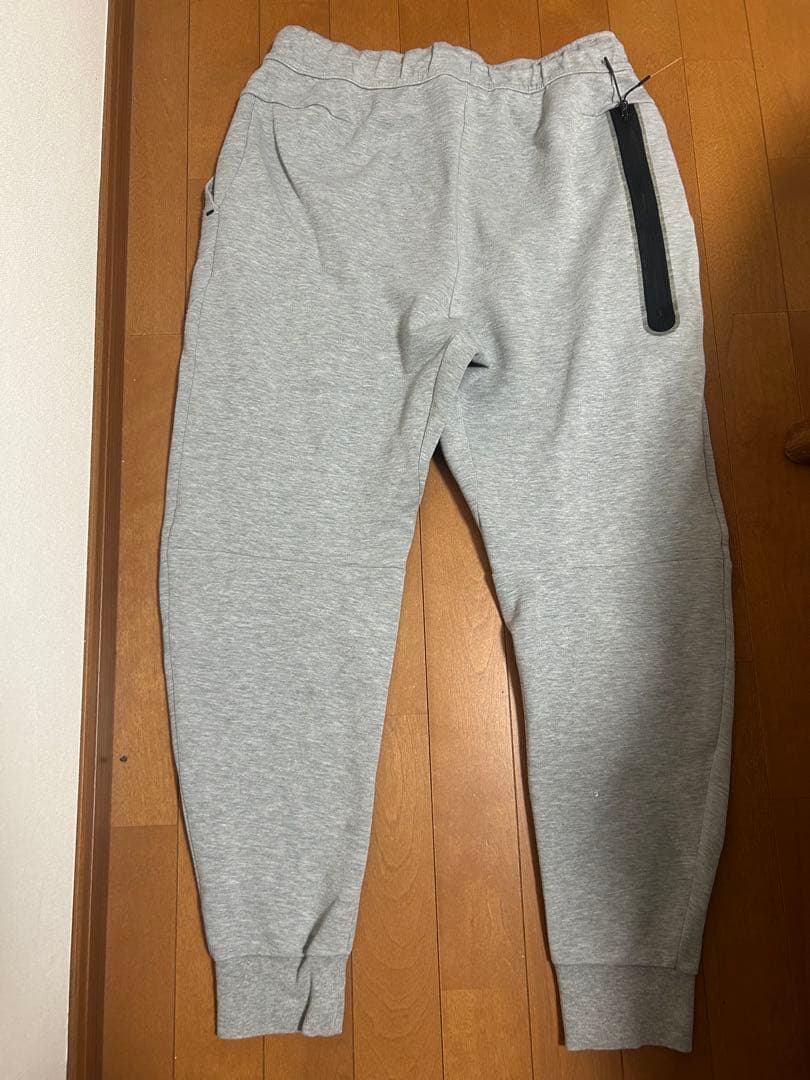 Nike テックフリース　ズボン