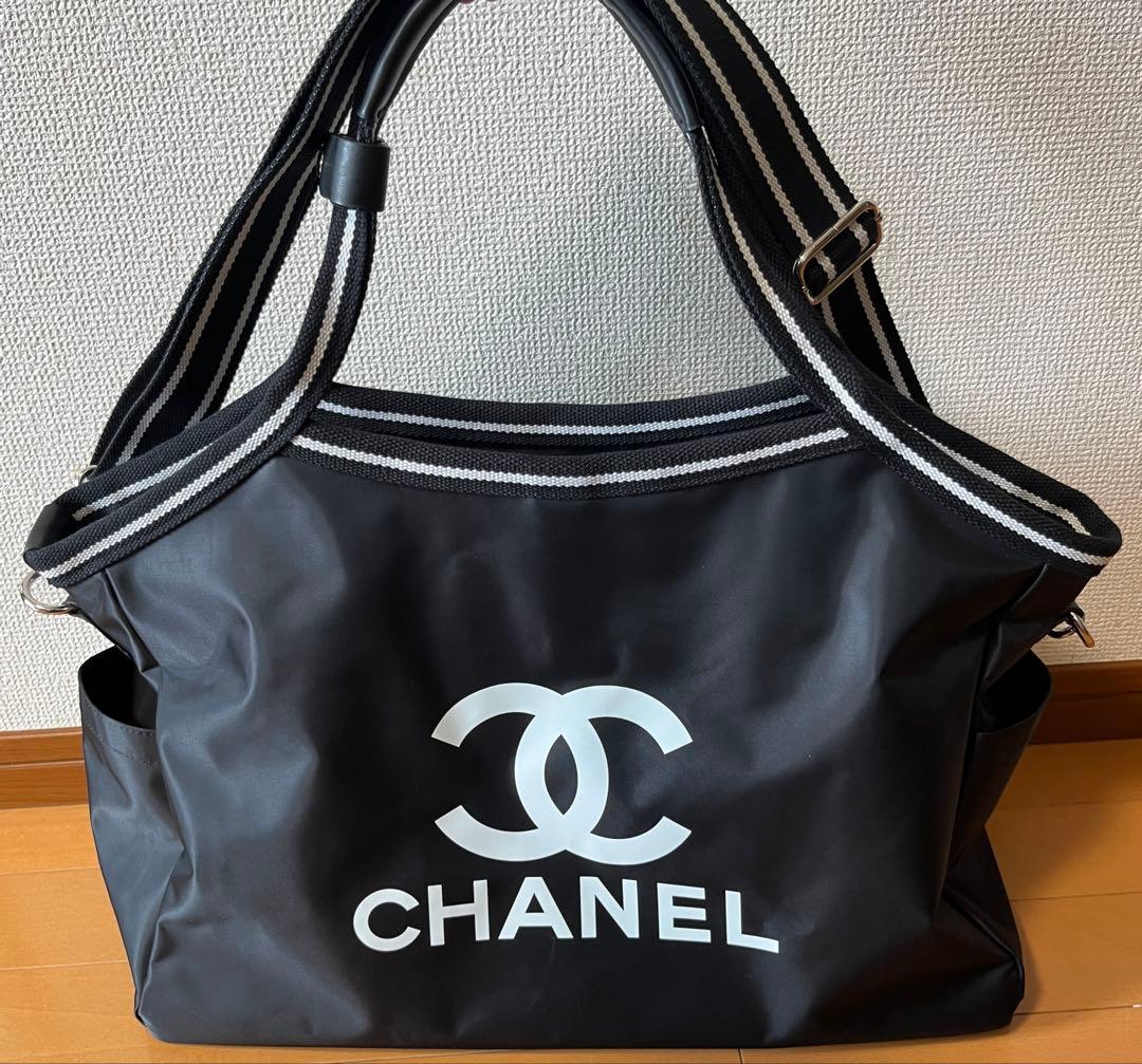 CHANEL 収納 ゆったりバッグ