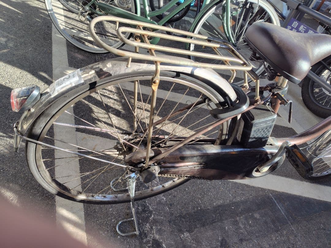 電動アシスト自転車 シティタイプ 前カゴ付き、バッテリー2個、鍵3個