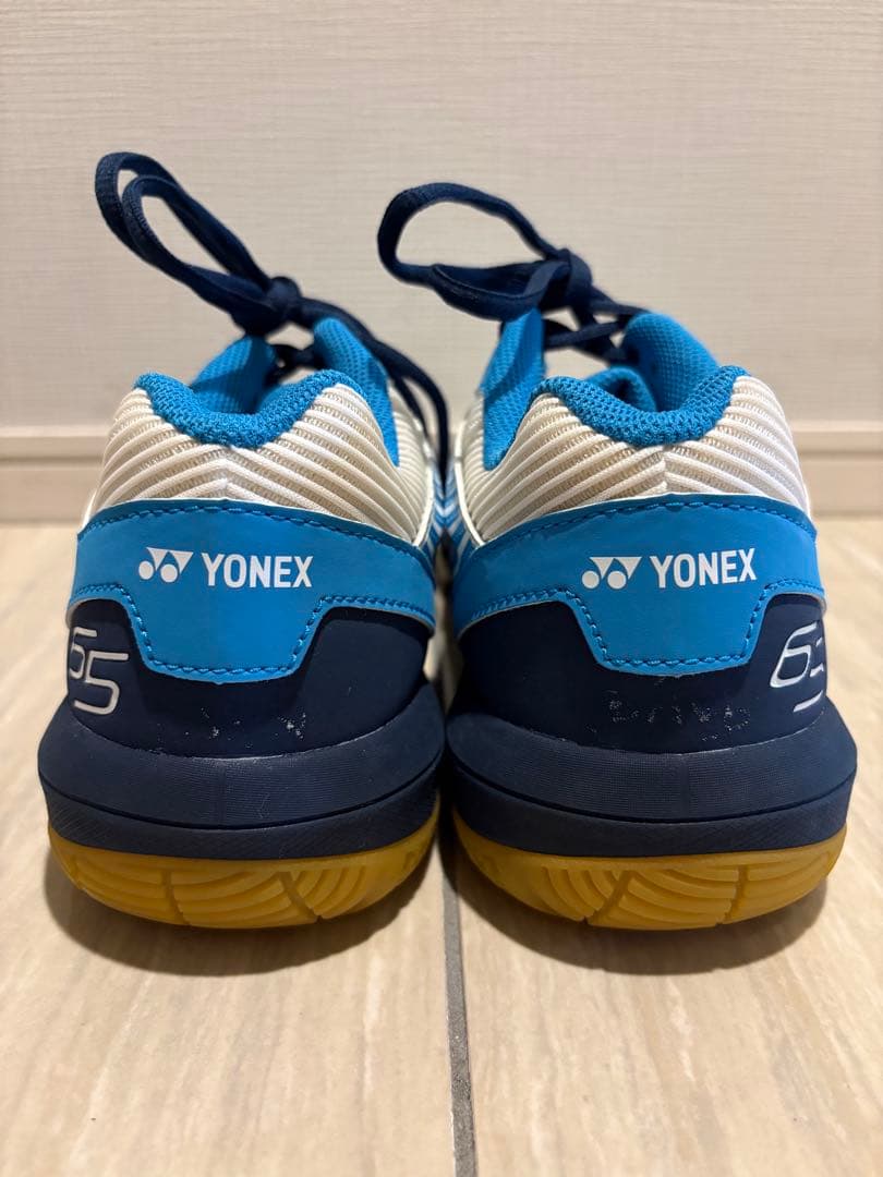 【美品】ヨネックス バドミントンシューズ 65Z 3Eホワイトブルー 26.5㎝