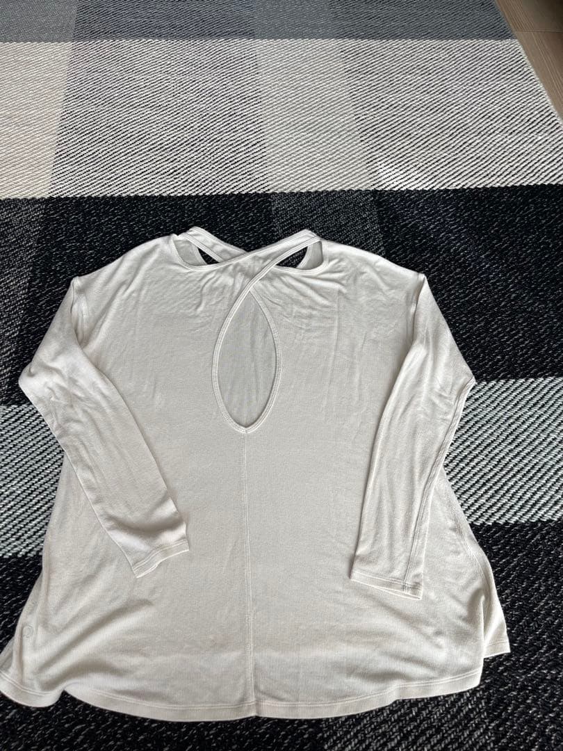 Lululemon ヨガ／ピラティス トップス 2点セット（Size 4）