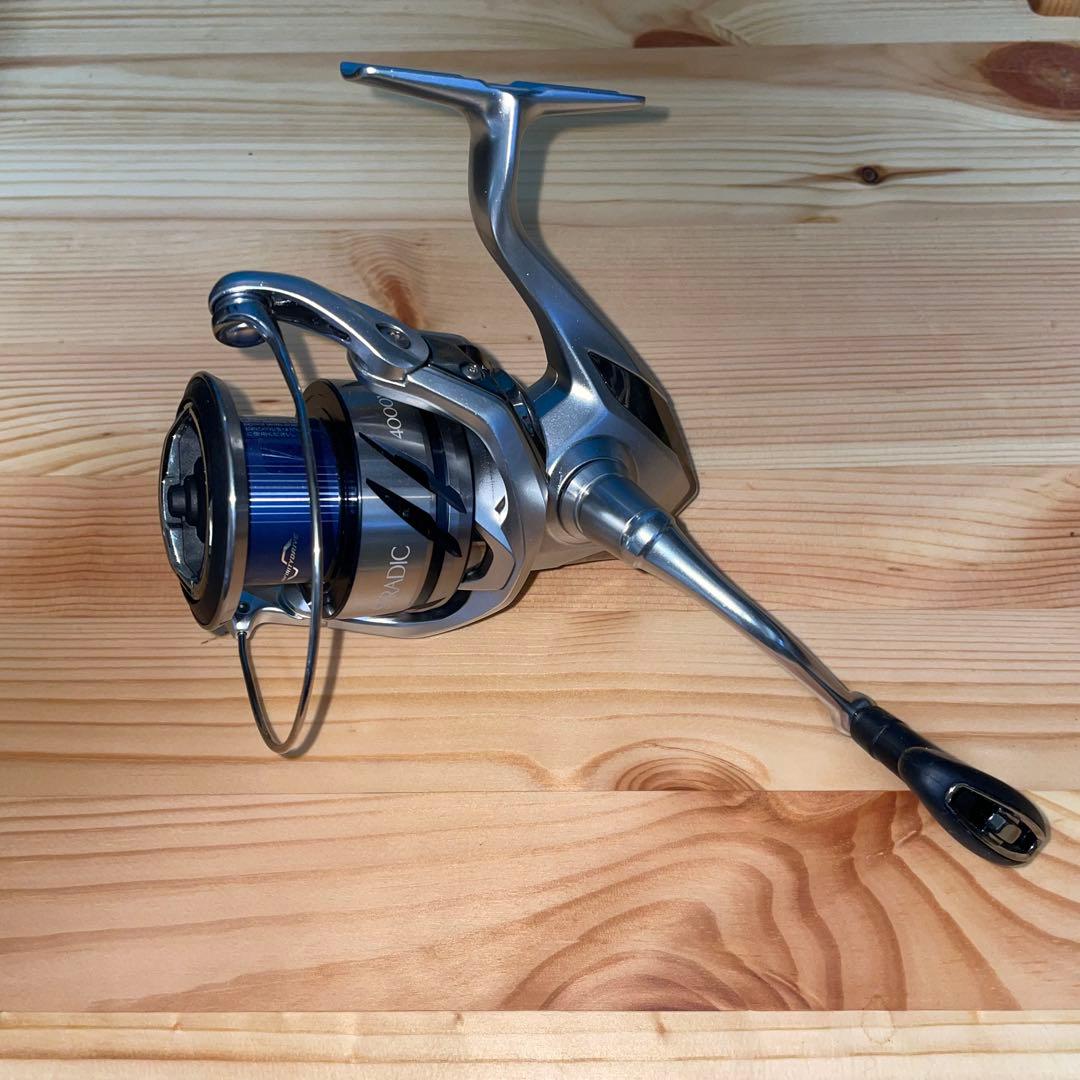 【新品未使用】SHIMANO STRADIC 4000XG スピニングリール