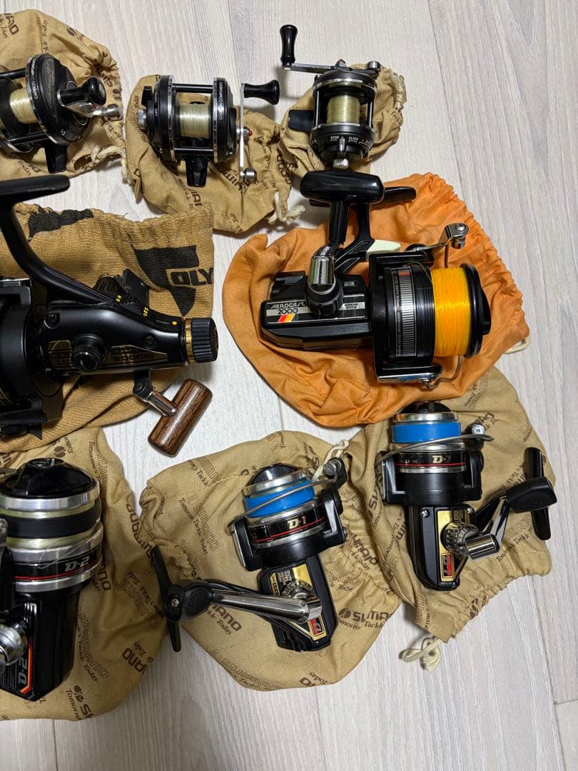 11個　スピニングリール　美品　 収納袋付き　処分