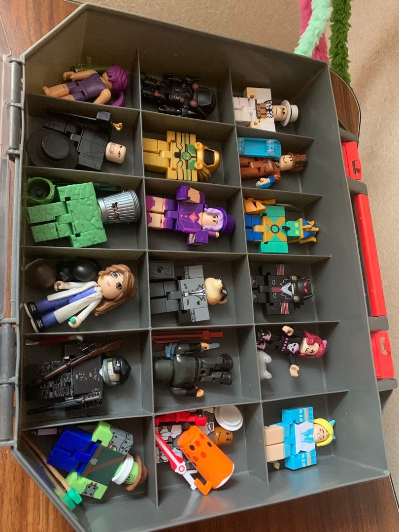 ROBLOX フィギュア 収納ケース付き 56体セット+accessories