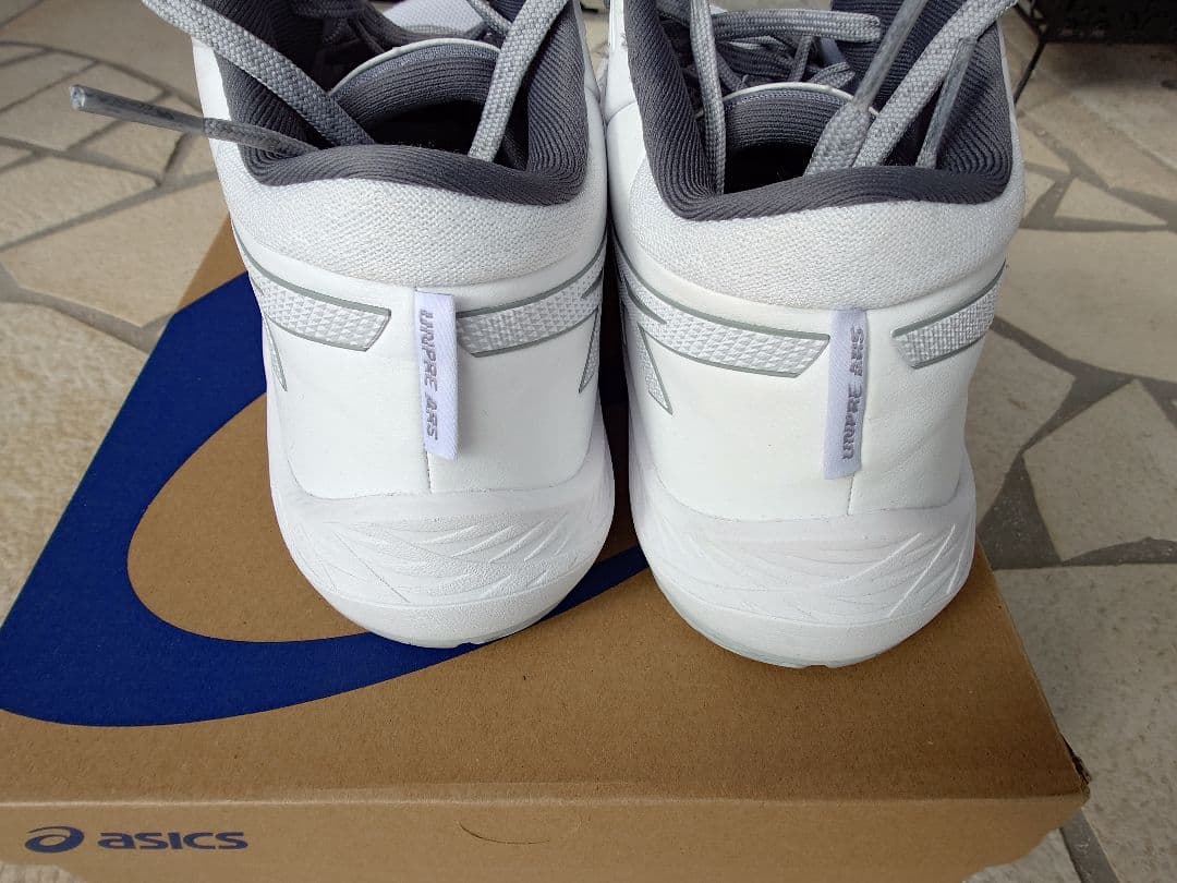 ASICS バスケットボールシューズ ホワイト/グレー