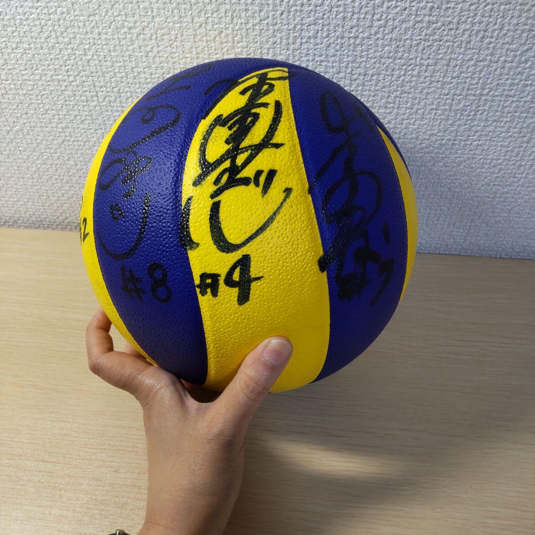 FIVB公式サイン入りバレーボール選手6人分のサイン入り