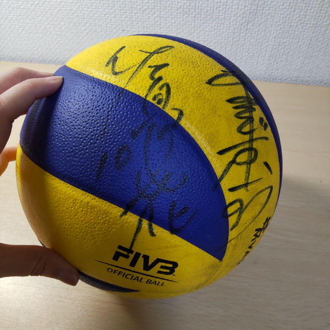 FIVB公式サイン入りバレーボール選手6人分のサイン入り