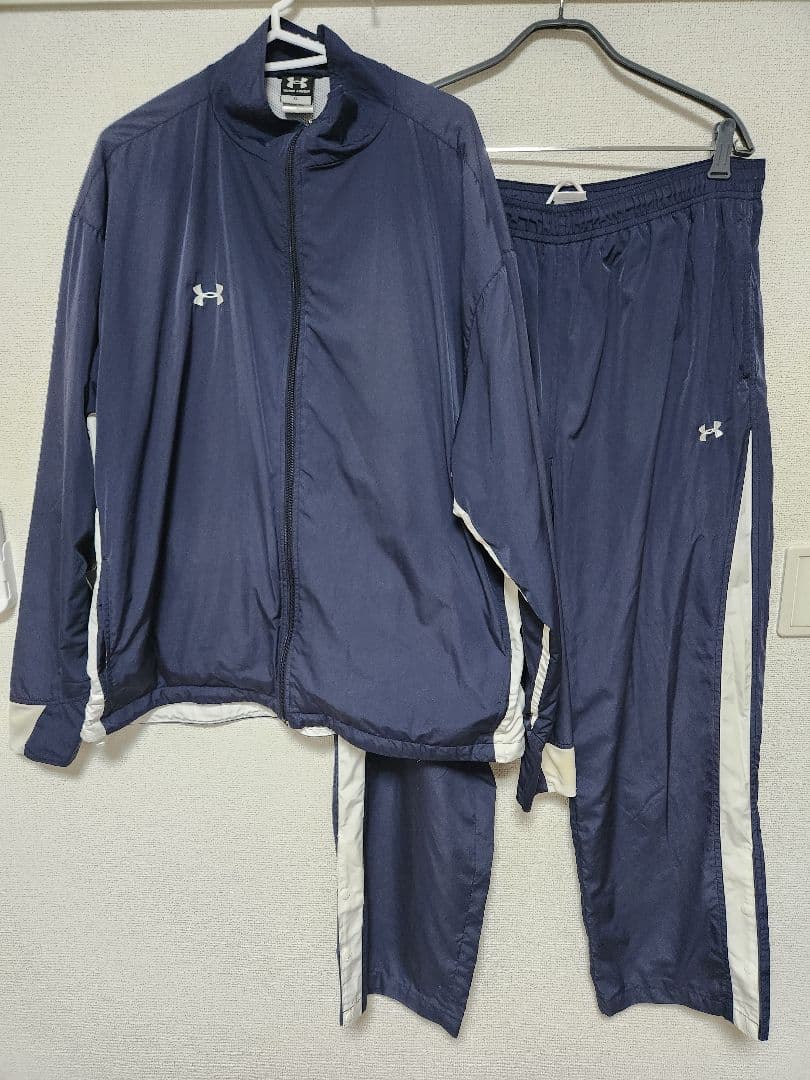 UNDER ARMOUR　アンダーアーマー　ナイロンジャージ　　上XL　下L