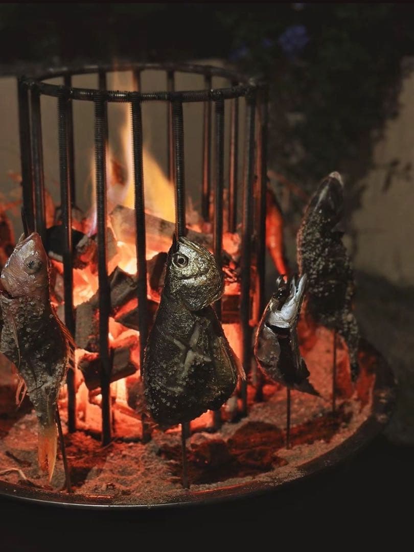 ロストル 五徳 焚き火台 原始焼きスタンド 炉端焼き 魚焼き 枠 囲炉裏火鉢2個