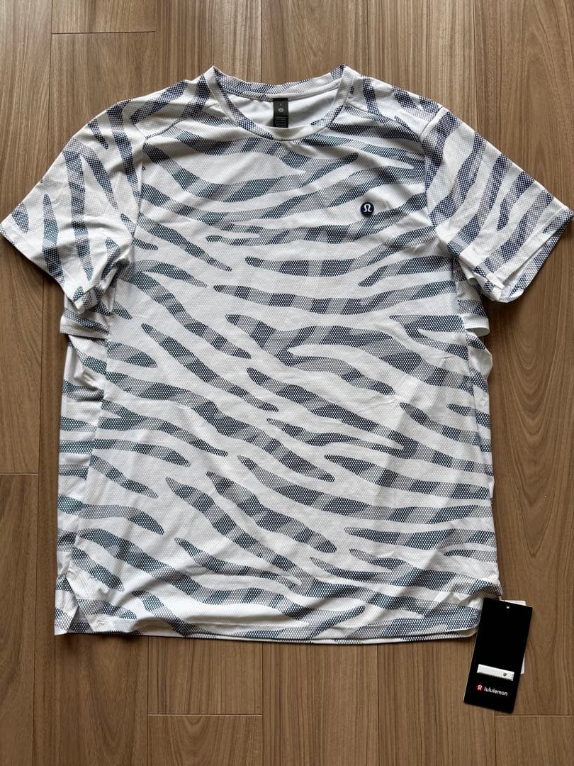 lululemon ゼブラ柄Tシャツ