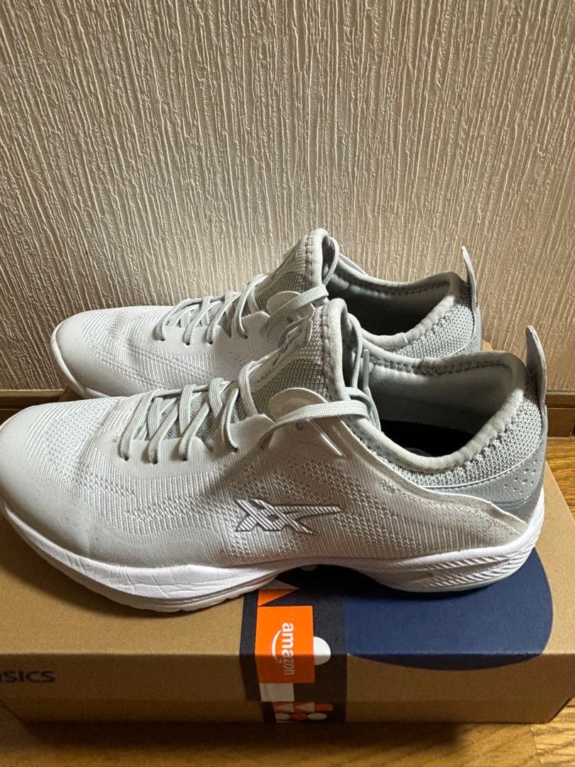 ASICS グライドノヴァバ ホワイト