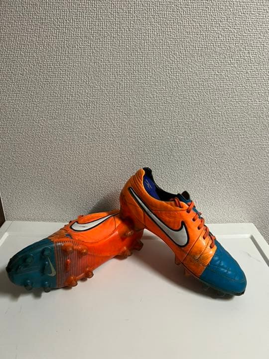 サッカー スパイク ティエンポ5