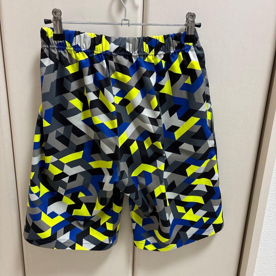 【美品】Mサイズ　 バドミントン　テニス メンズ ハーフパンツ15090