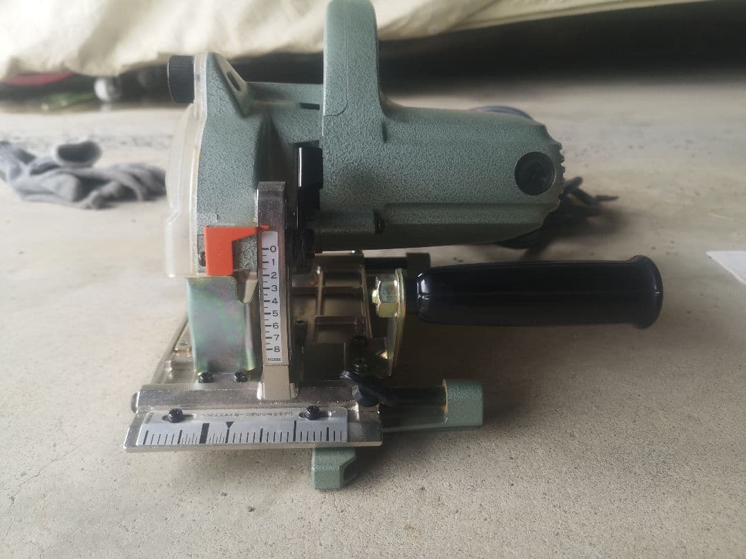 【美品】マキタ　MAKITA　小型ミゾキリ