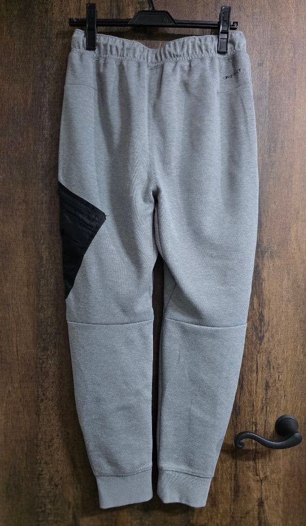 JORDAN　スウェットパンツ　テックパンツ　NIKE