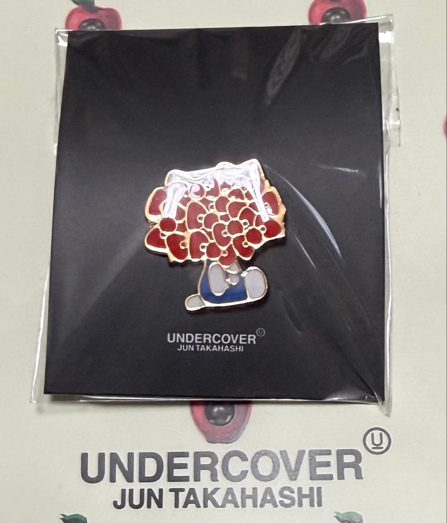 UNDER COVERリボンたくさんキティピンバッジ