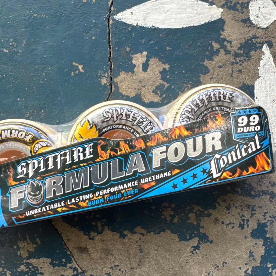 Spitfire フォーマル4コニカルウィール54mm99a定価¥9,130