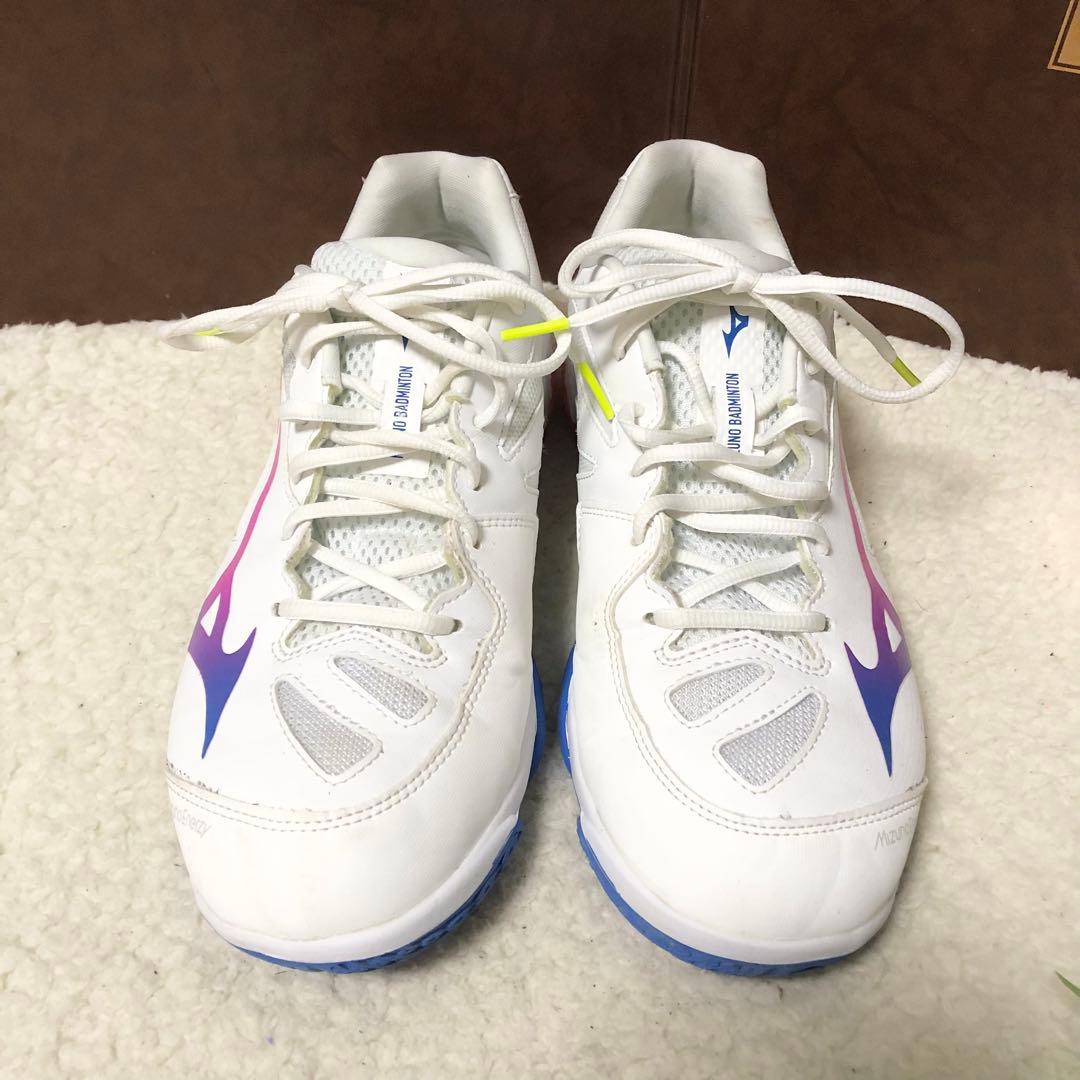 ☆大人気モデル！【MIZUNO】ミズノ　バドミントンシューズ　ウエーブクロー2