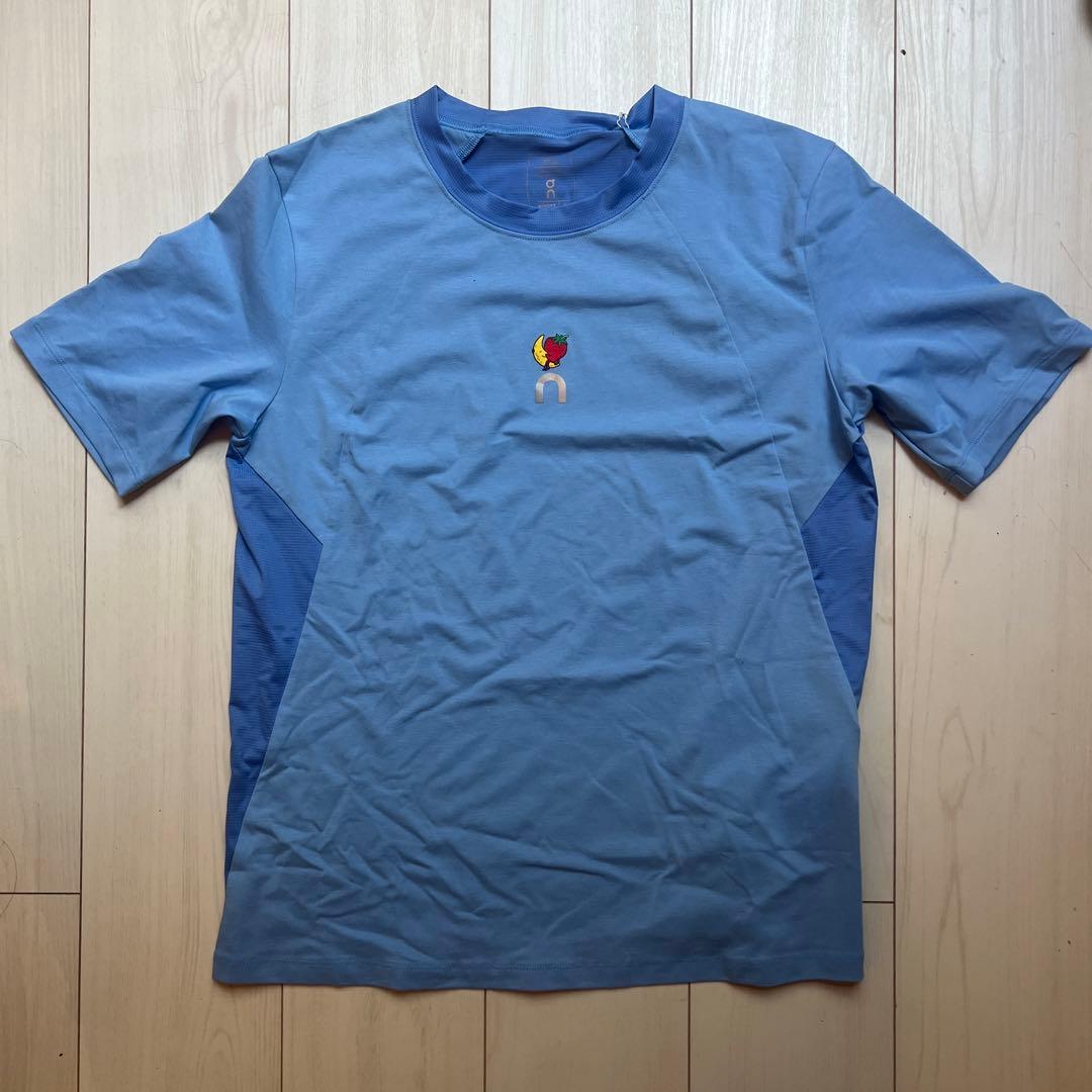 ON 青いフルーツ刺繍Tシャツ Mサイズ