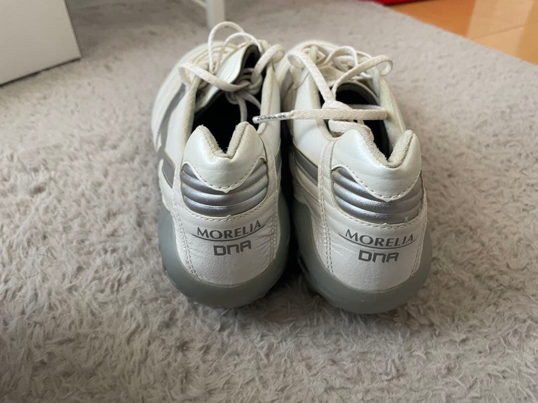 サッカースパイク　ミズノ　モレリア　DNA