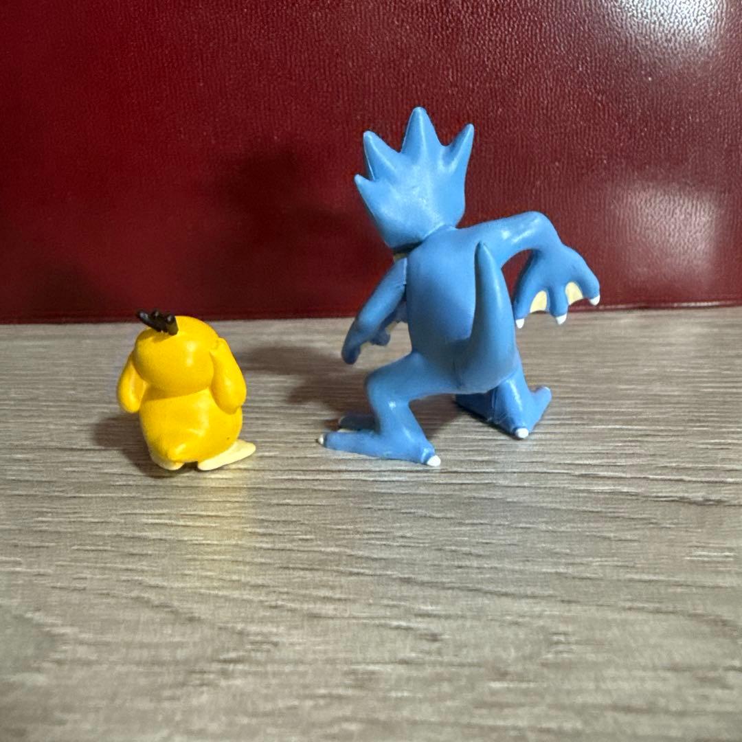 立体ポケモン図鑑　コダック　ゴルダック　ヘイガニ　シザリガー　ポケモン　立体