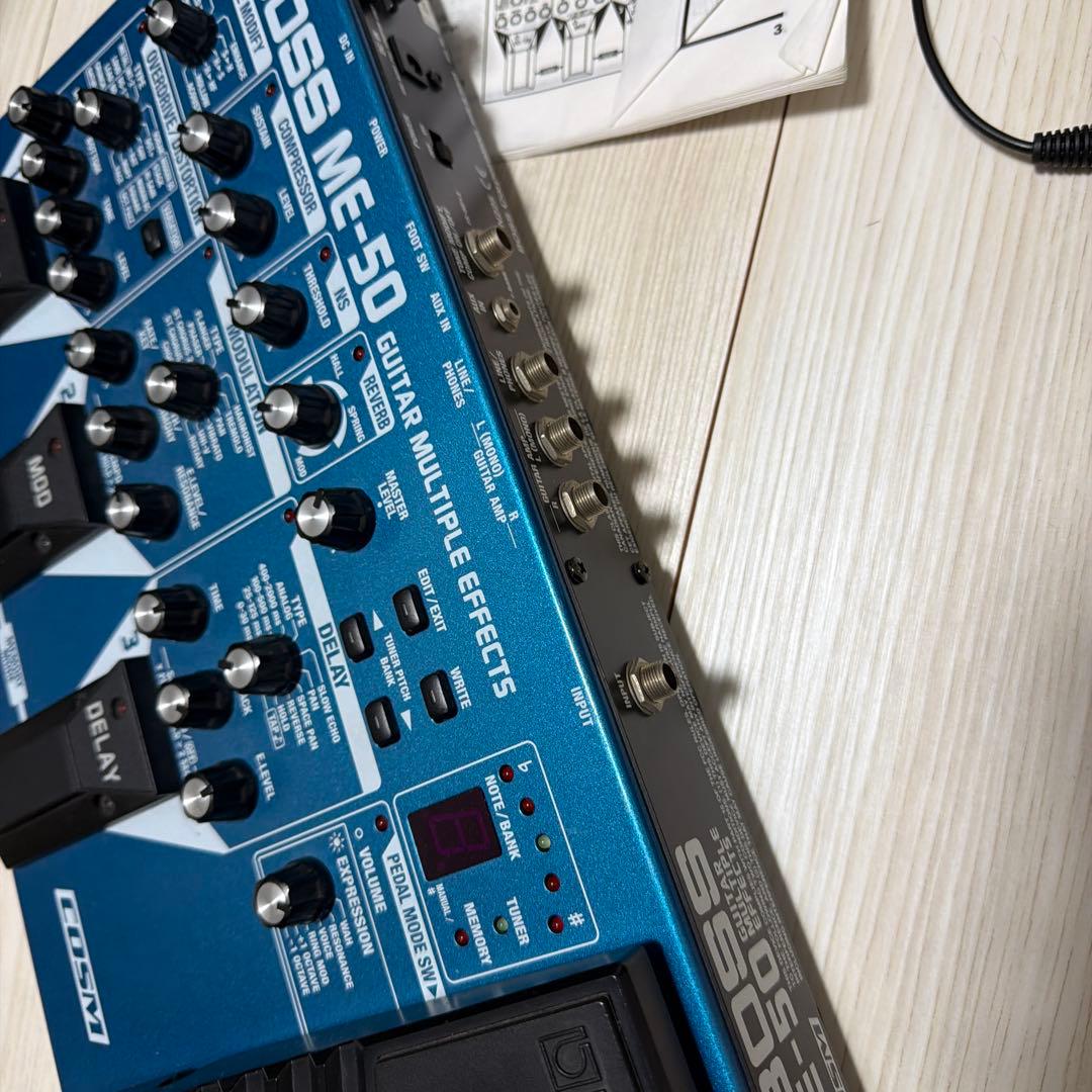 完動品　BOSS ME-50 バッグ付属　純正acアダプター付属　説明書付き