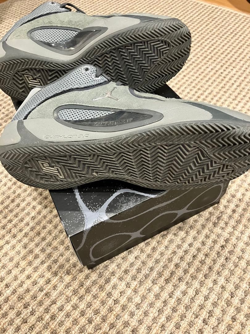 Jordan グレー ローカット バスケットシューズ