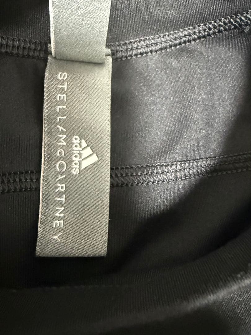 アディダス×ステラ・マッカートニー　ヨガ　トレーニング　クロップトップ　長袖