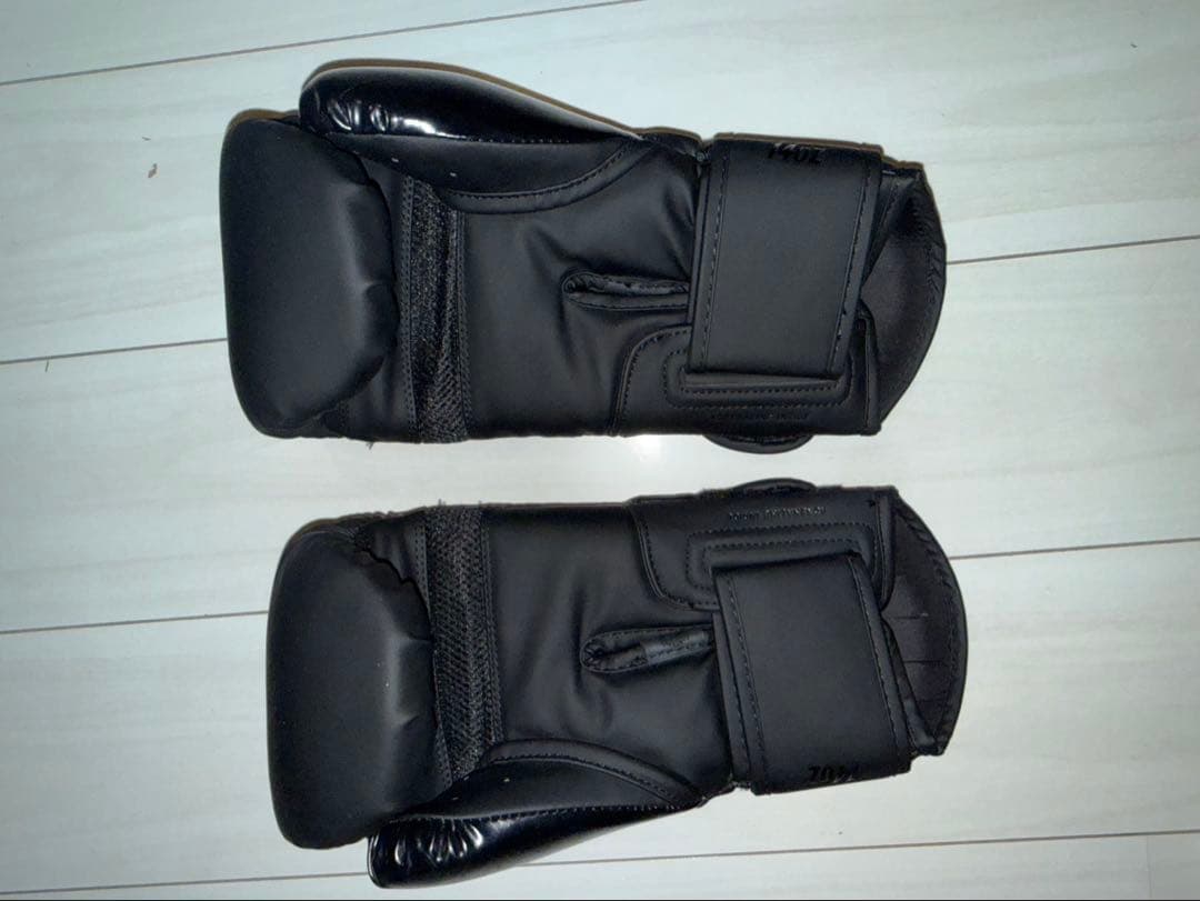 Venum ボクシンググローブ ブラック