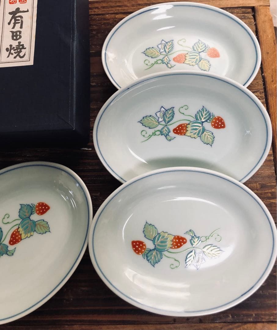 未使用　有田焼　苺柄　 小判　小皿揃　5枚組