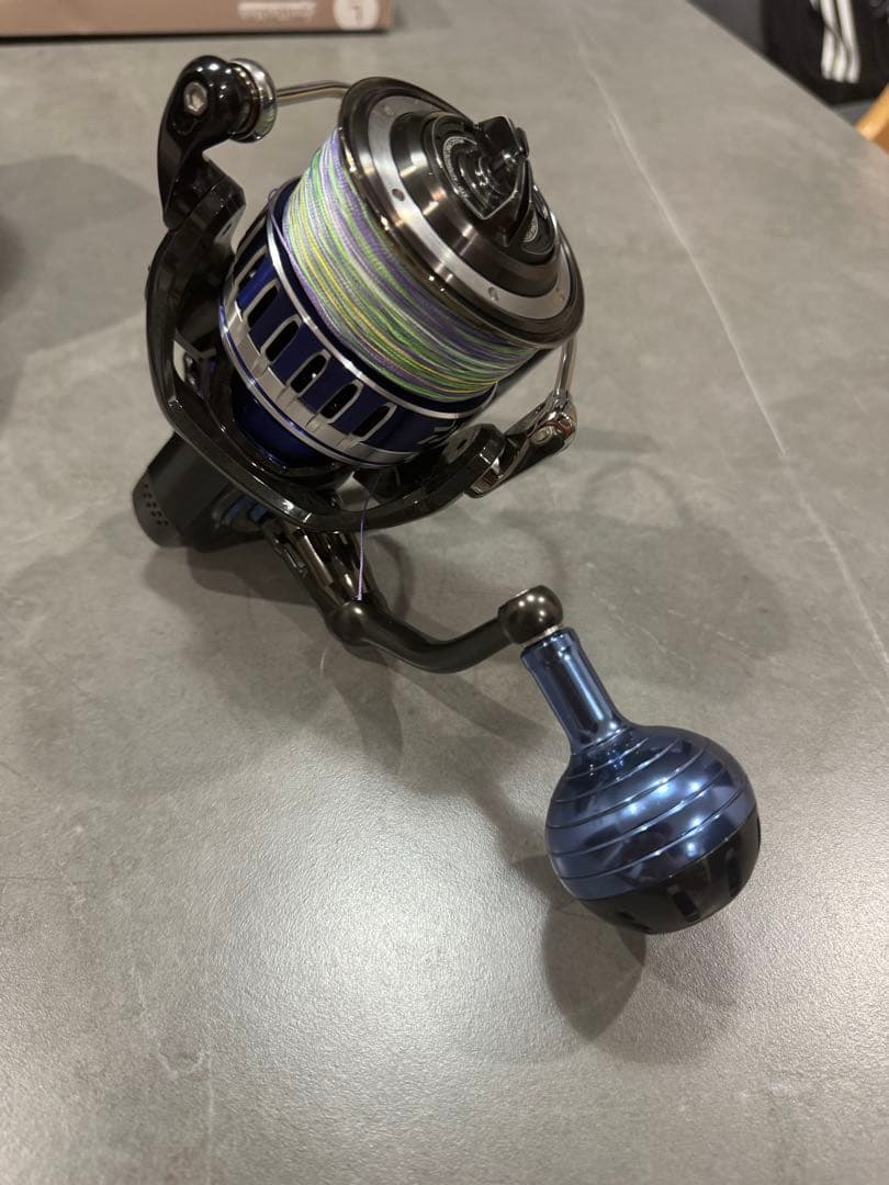 DAIWA SALTIGA 5000H リール 専用ケース付き