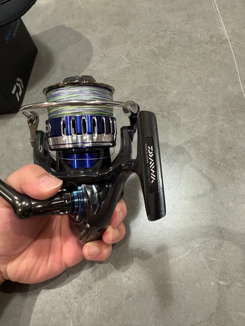 DAIWA SALTIGA 5000H リール 専用ケース付き