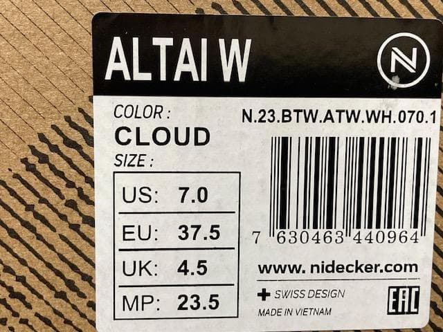4.3割引 定価￥52,800 ナイデッカー ALTAI W アルタイ 23.5
