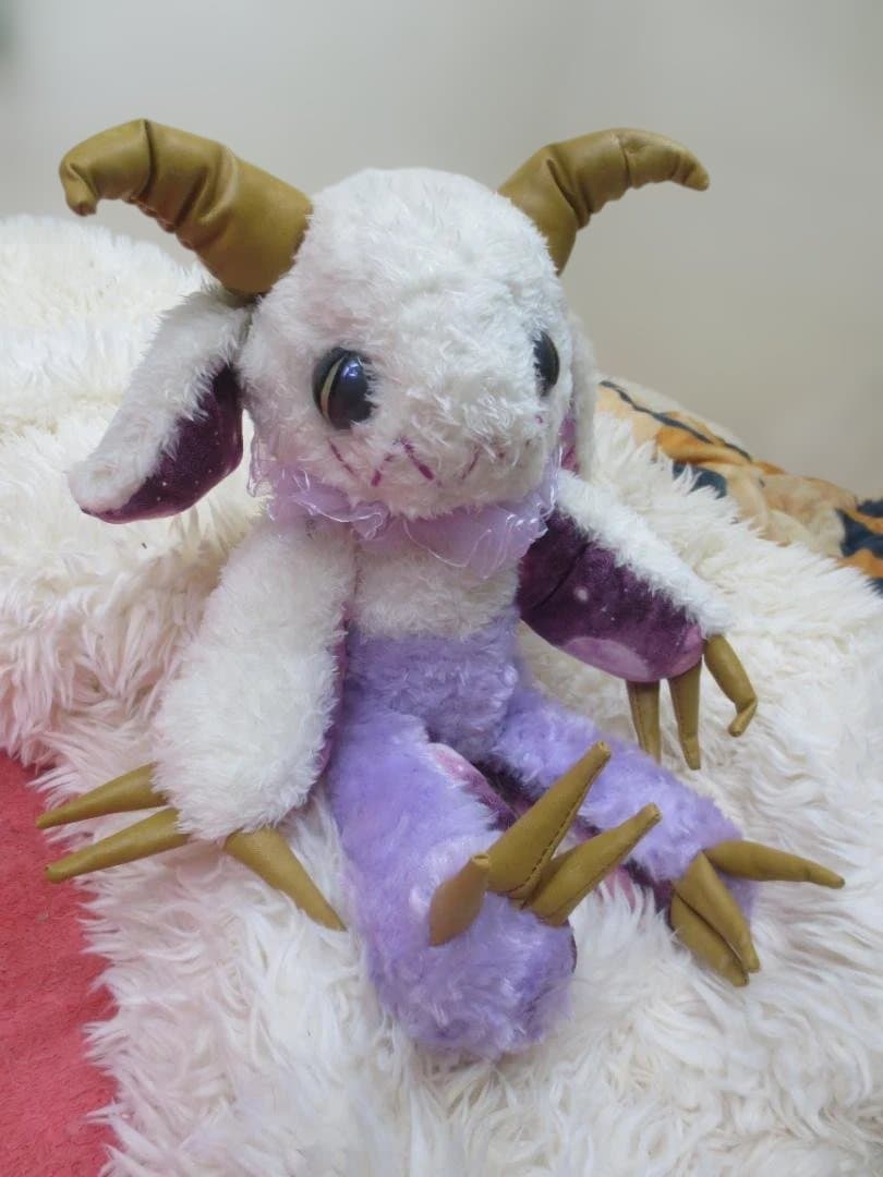 国内作家　白き悪魔ぬいぐるみ　40㎝！White Devil