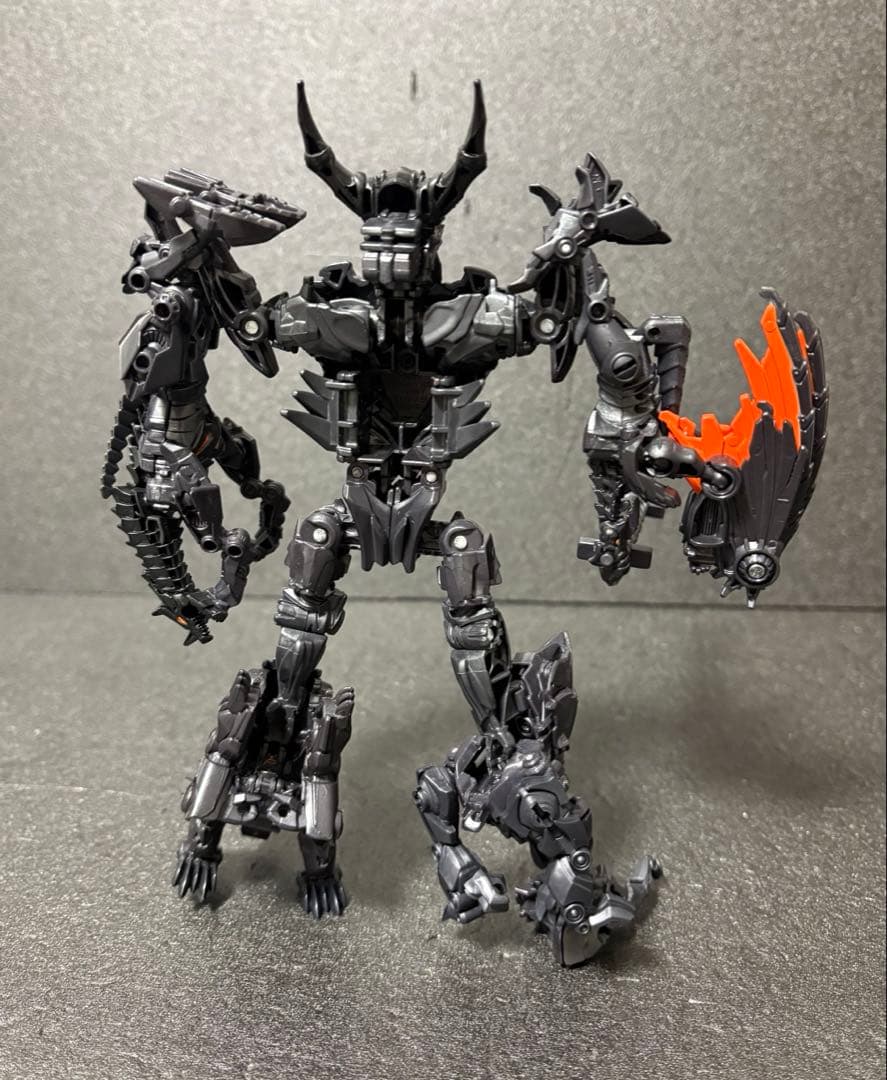 トランスフォーマー 最後の騎士王　トイザらス限定　インファーノカス