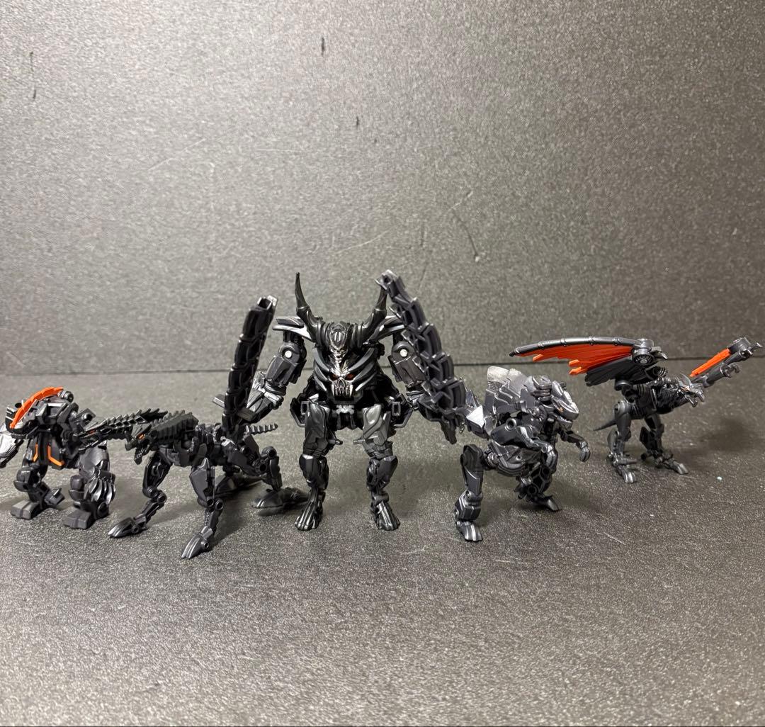 トランスフォーマー 最後の騎士王　トイザらス限定　インファーノカス