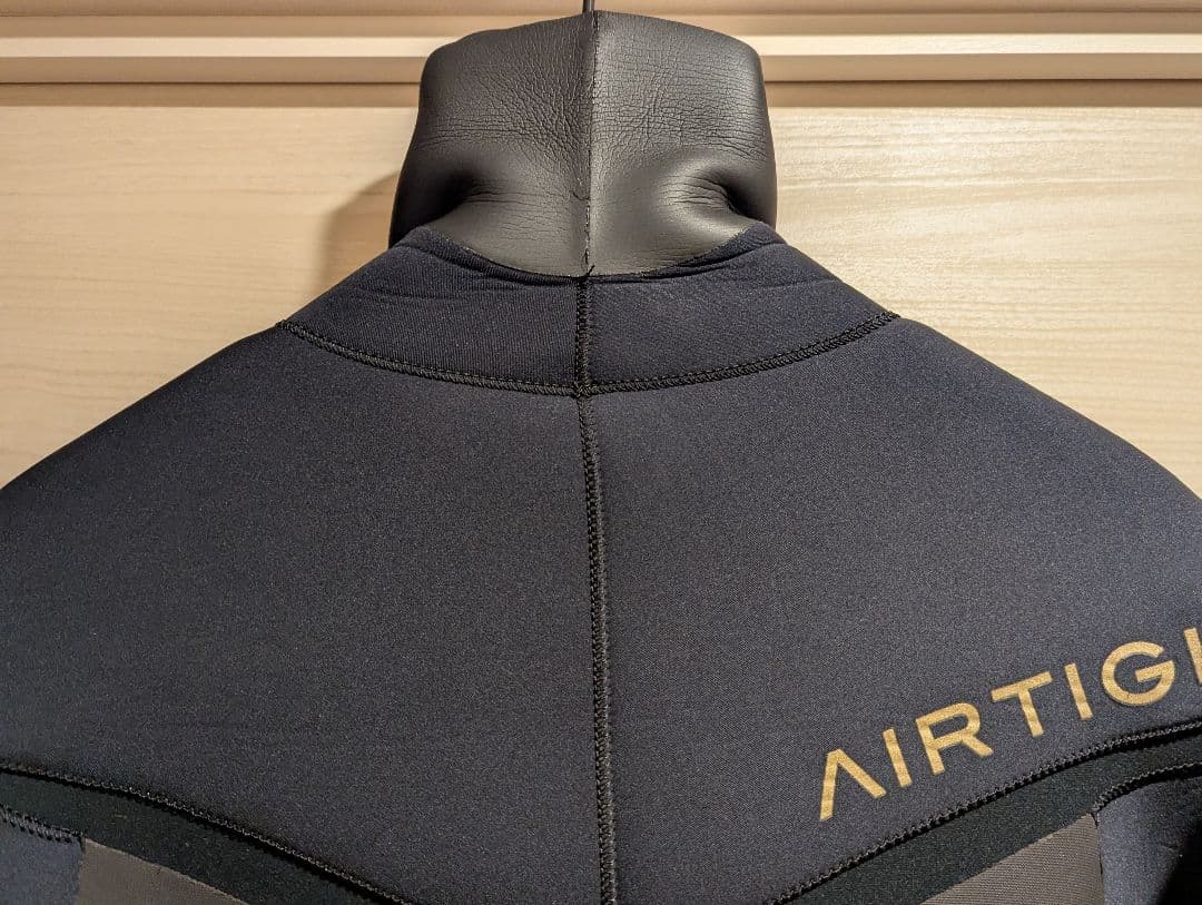 AIRTIGHTエアタイト 3.5mm セミドライスーツ ML相当