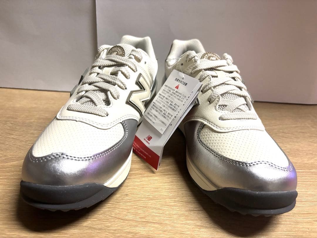 未使用 24.5cm 2E ニューバランスゴルフシューズWGS574S3ホワイト